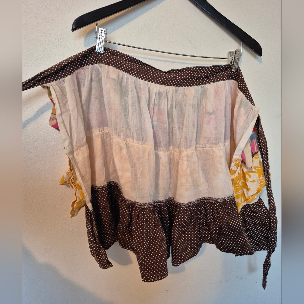 100% Cotton Tiered Apron Fun Patterns By Pier 1 Imports - Picture 2 of 6